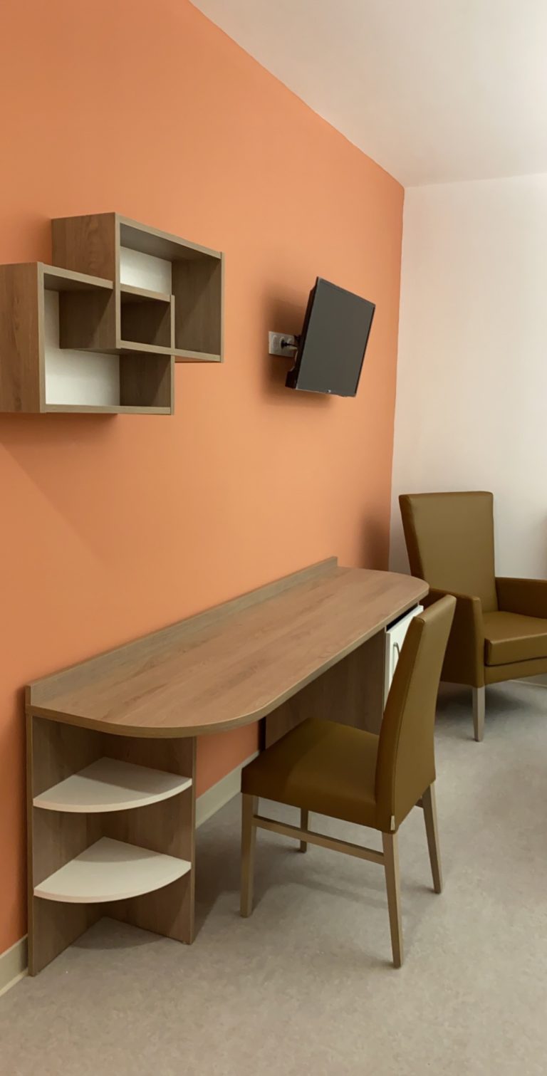 chambre amenagee pour les personnes agees a l ehpad saint joseph vitry en artois